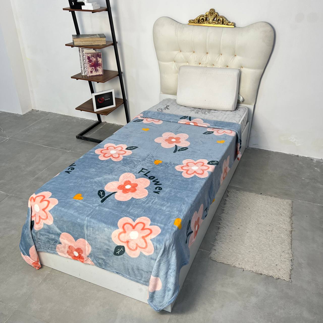 پتو مسافرتی ۱نفره طرح دار bonito کد۱۰(flower طوسی)