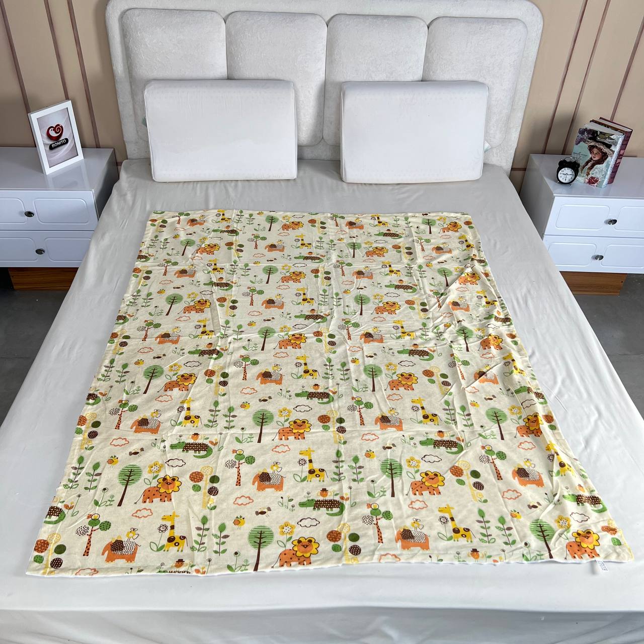 پتو کودک مخمل پشت حبابی کد3(تمساح زمینه کرم)